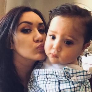 Meet your Posher, Ely